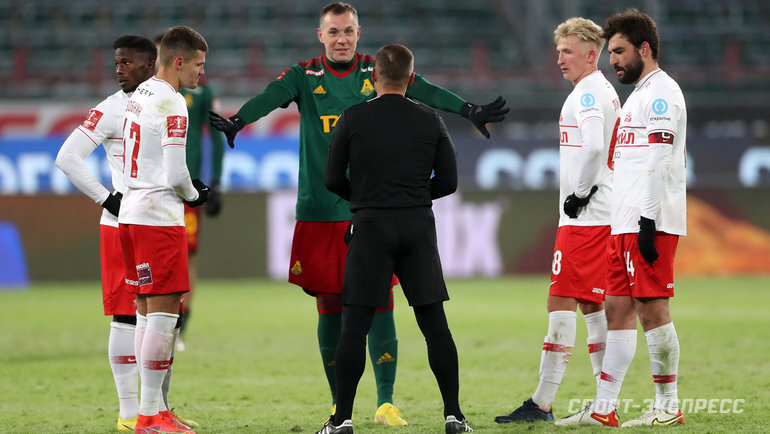    Кейта Бальде и Роман Зобнин, Артем Дзюба и Владислав Безбородов, Руслан Литвинов и Георгий Джикия.Александр Федоров