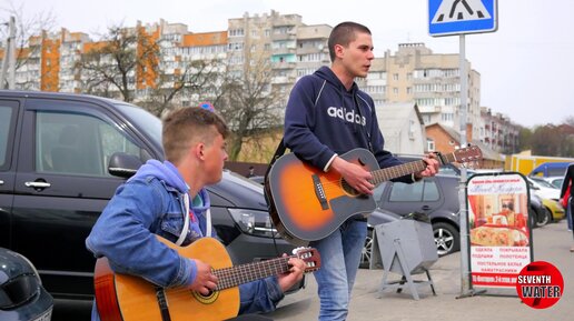 Песня уже давно стала культовой, но слушаю ее как в первый раз.