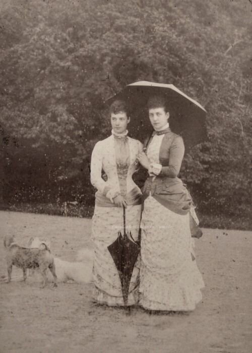 Ее императорское Величество Мария Феодоровна Романова и Ее Величество Королева Великобритании Александра