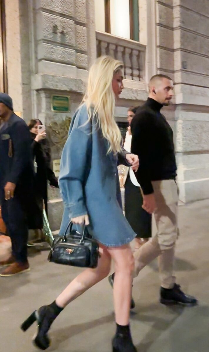    Джиджи Хадид покидает ресторан Фото: SplashNews.com