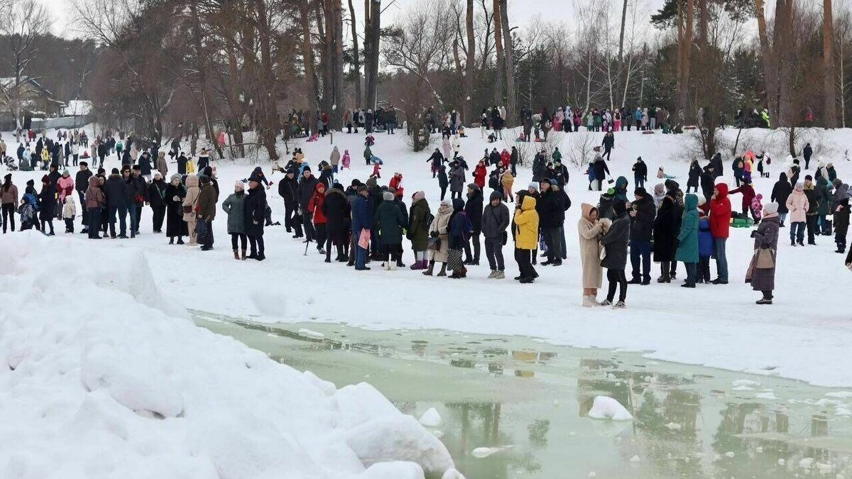     Воскресенье, 26 февраля, запомнится татарстанцам новостями о новой подростковой группировки. На борьбу с ней уже вышла Екатерина Мизулина, республиканские структуры информацию не комментируют, но, судя по видео, подростков ловят. Подробности о главных событиях дня — в материале Inkazan.