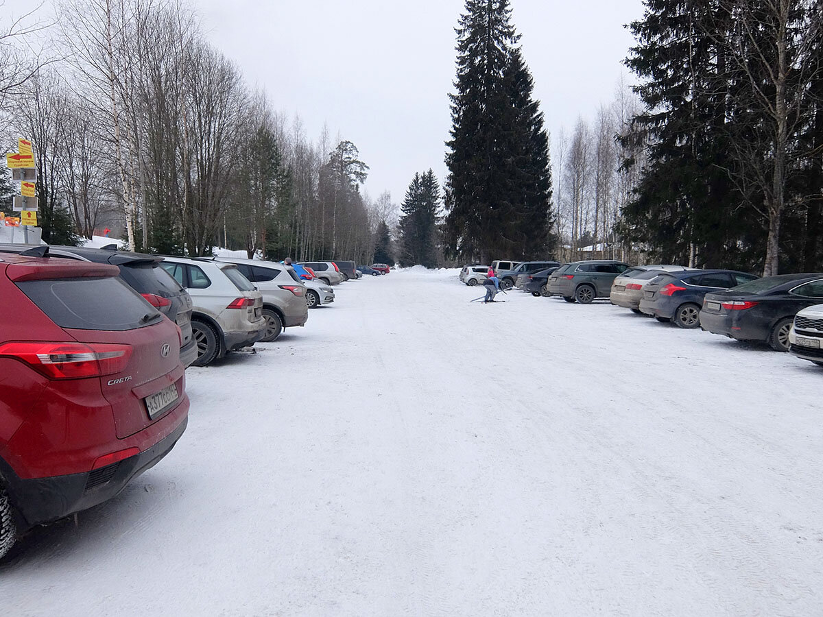 парковка, на несколько сотен авто