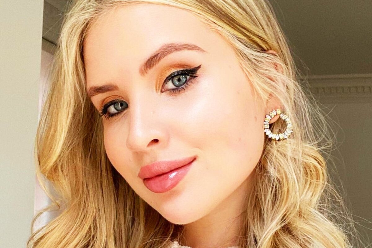     Устинья выходит замуж: дочь Александра Малинина в Лондоне показала роскошное кольцо от жениха