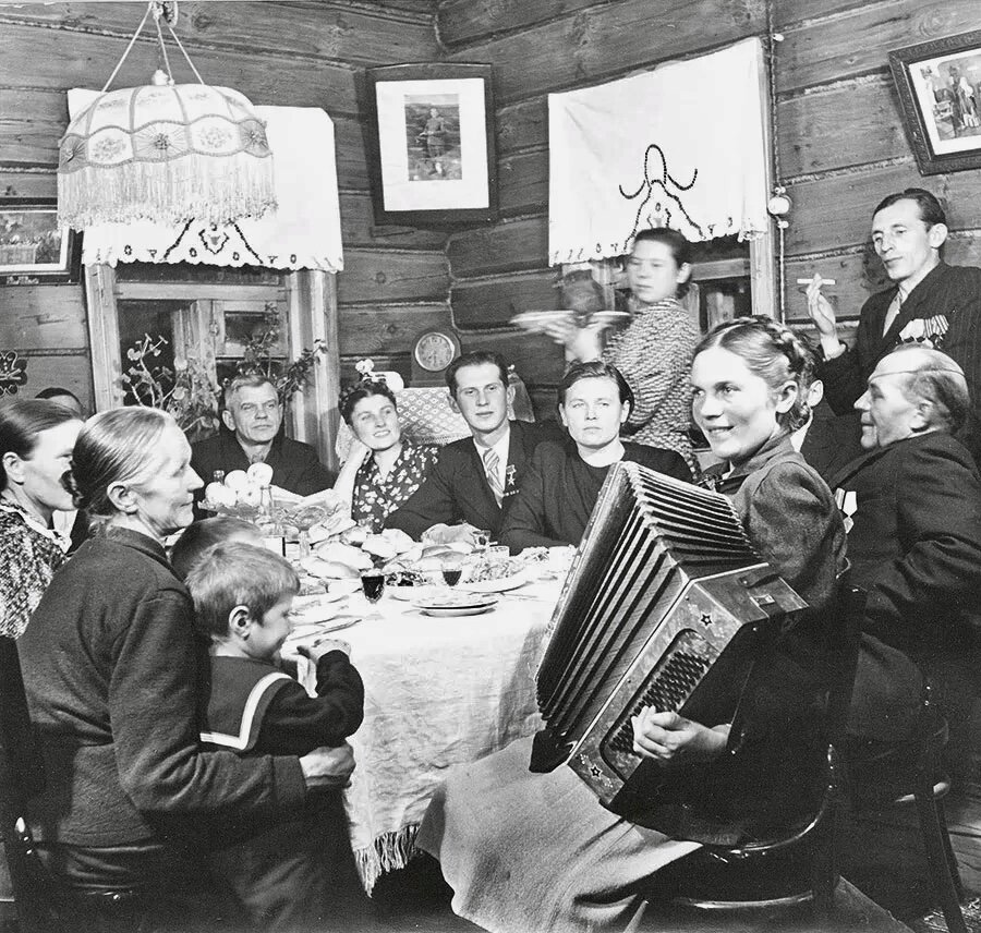 Застолье в советские годы
