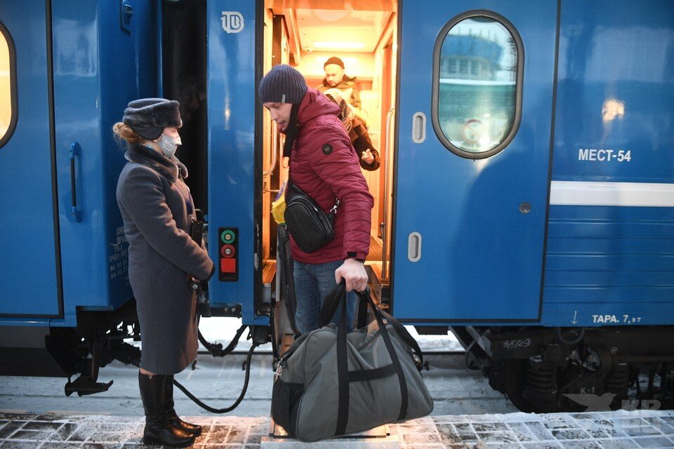     Второй остановленный в Рязанской области поезд после проверки продолжил движение. Михаил ФРОЛОВ