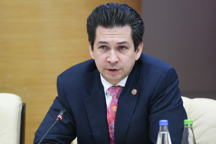    По словам Фарида Абдулганиева, за год число объектов инфраструктуры в республике выросло на 44,5%, с 8,5 тыс. до 12,3 тыс. (сюда вошли пункты приема и выдачи заказов, фотостудии, офисы логистических компаний и т. д.) Фото: prav.tatarstan.ru