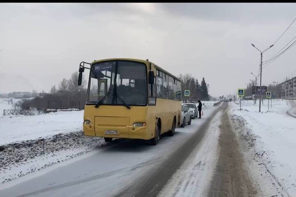     28 февраля в Усолье-Сибирском автобус наехал на 18-летнюю девушку  ГУ МВД по Иркутской области