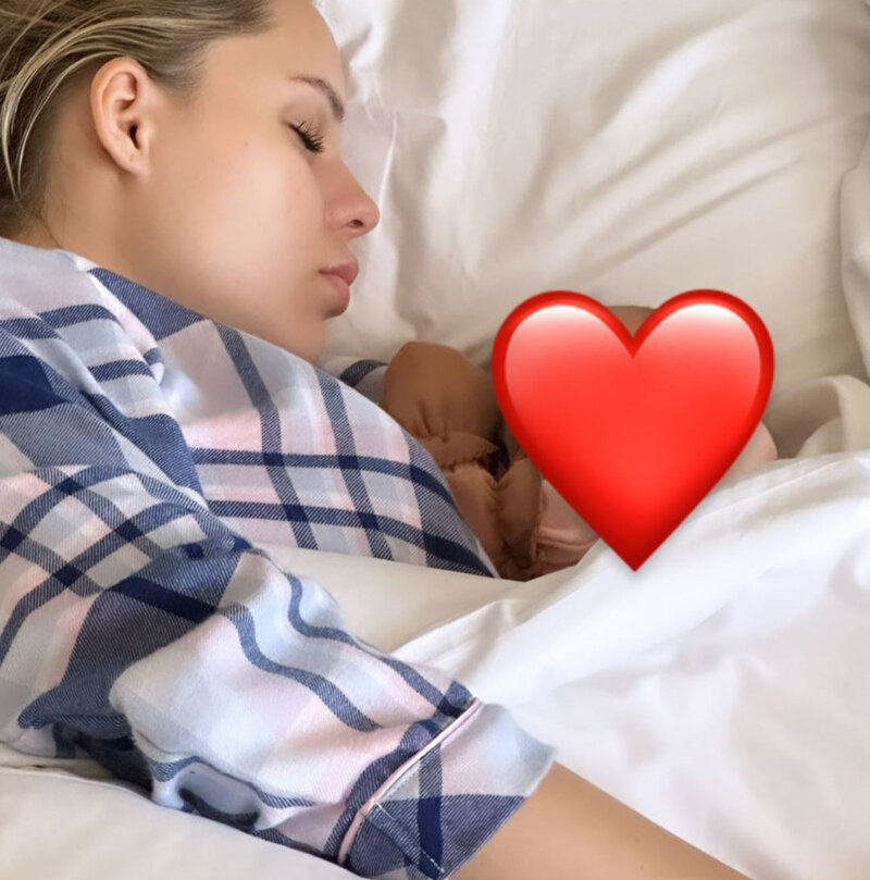    Ханна призналась, что не спит по ночам из-за новорожденной дочериСоцсети Ханны