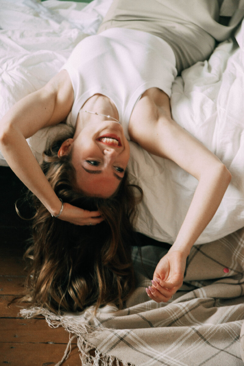 Индивидуальная фотосессия для начинающей модели. Ей, как ни странно, не очень нравилась своя внешность.