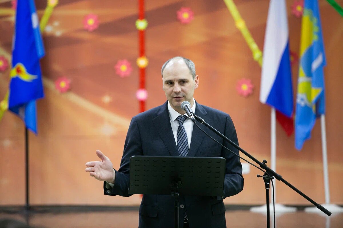  📷    Денис Паслер вручил 68 семьям из Оренбургского района сертификаты на социальную выплату Кристина Просвиркина