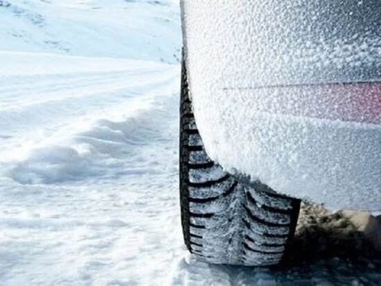     Грузовик «ЗИЛ» провалился под лед в Приамурье. ФОТО: ГУ МЧС по Амурской области
