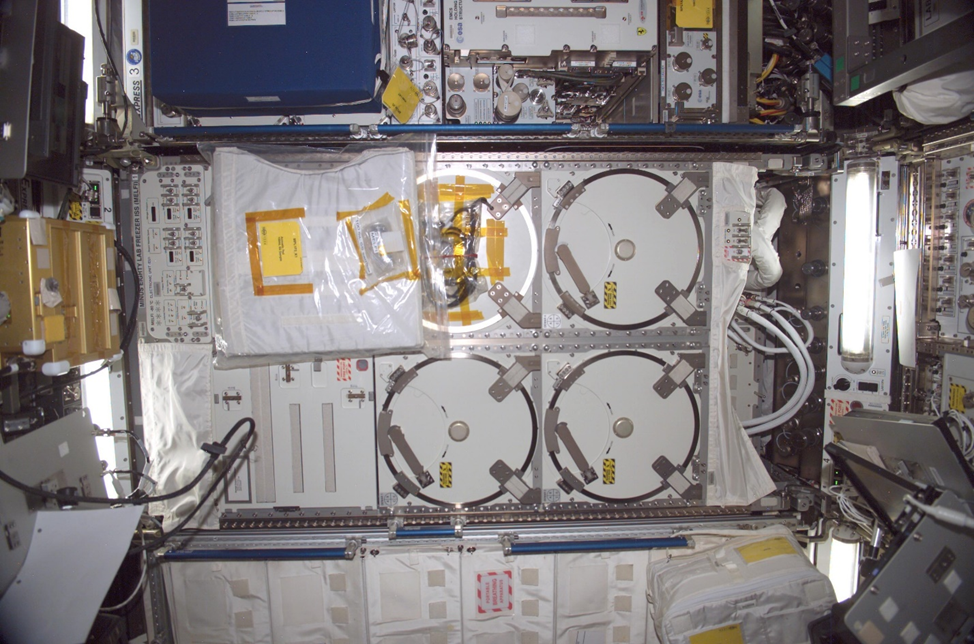 Кв мкс 25. Кв МКС 80х80. Minus Eighty-degree Laboratory Freezer for ISS.