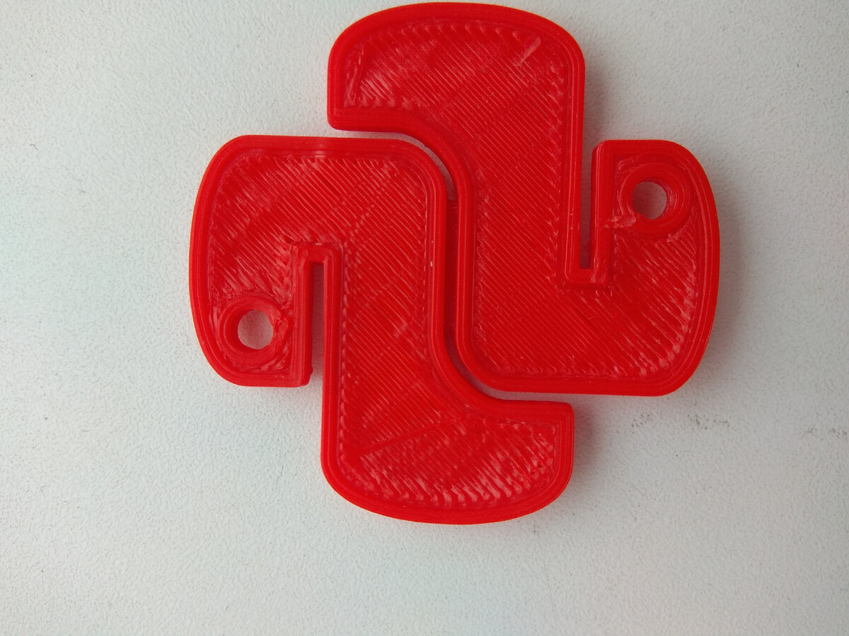 Моя первая распечатанная модель, забрал в свою связку ключей.=)