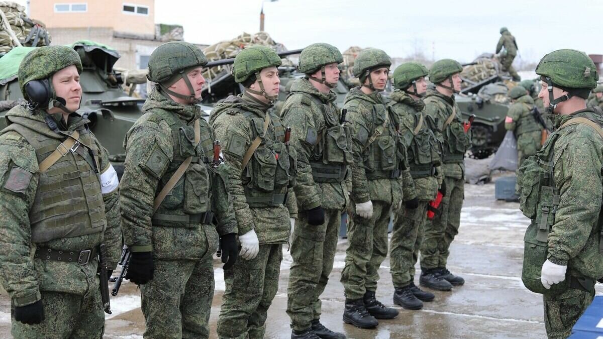    В Ростовской области о сих пор не утихают разговоры о частичной мобилизации. Больше всего людей интересует вопрос о том, будет ли вторая волна в феврале. Что об этом говорят власти и эксперты, в материале RostovGazeta.