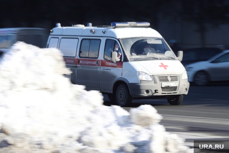    Мертвого мужчину нашли в сугробе под окнами больницы