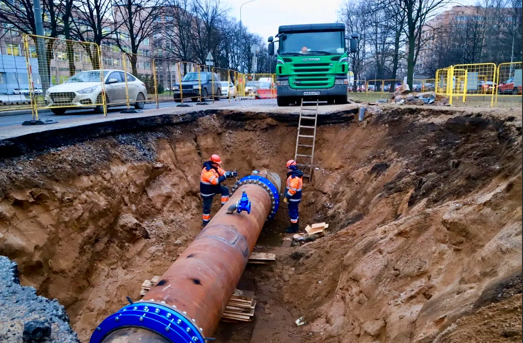 Строительство ремонт реконструкция трубопроводов. Водоканал Санкт-Петербурга. Строительство водопровода. Реконструкция магистрального водовода. Прокладка трубопровода.