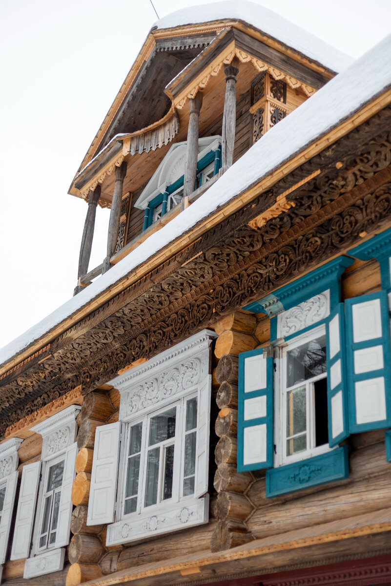 Павловский дом - дом зажиточного крестьянина из Ковернинского района, украшен богатой домовой резьбой