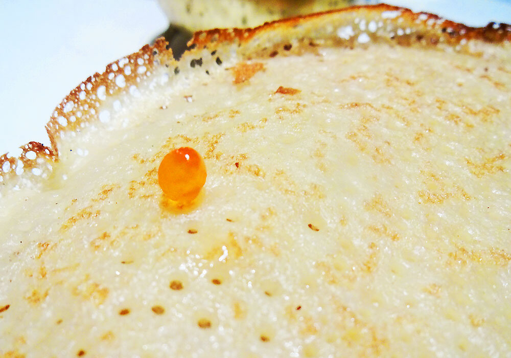 Блин с икрой...