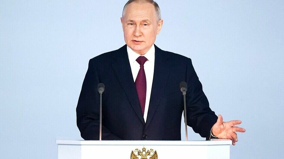     В ходе послания Федеральному Собранию Владимир Путин обозначил ключевые направления развития промышленности, реализацию инфраструктурных проектов и строительство новых дорожных объектов. Все эти сферы касаются и Волгоградской области.