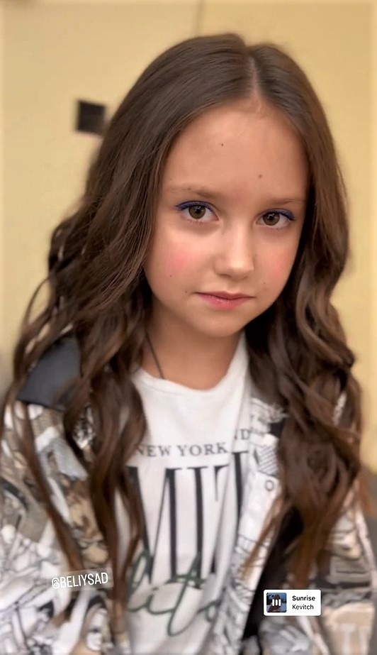    Мия стала мини-копией материСоцсети Агаты Муцениеце