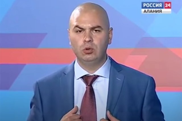    Чем известен внебрачный сын Жириновского и осетинки Олег Эйдельштейн?