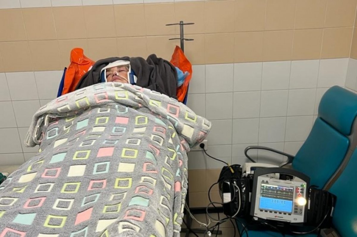    В Новосибирск эвакуировали впавшую в кому на Бали Елену Новосельцеву