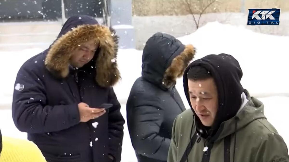    Владельцы авто собрались на улице:телеканал "КТК" / ktk.kz