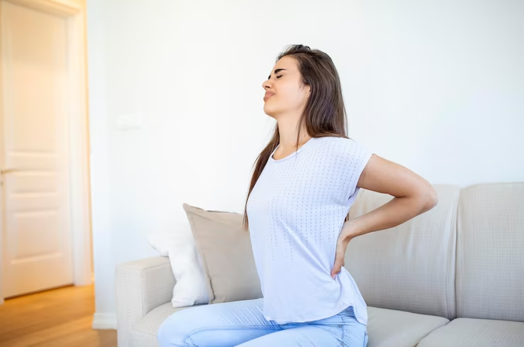 <a href="https://ru.freepik.com/free-photo/woman-suffering-from-backache-at-home-lower-back-pain-woman-feels-back-pain-massaging-aching-muscles-sad-woman-suffers-from-lowback_28092537.htm#&position=0&from_view=search&track=ais&uuid=f6174e2b-6470-4600-b4da-2f12fff22e15">Изображение от stefamerpik</a> на Freepik