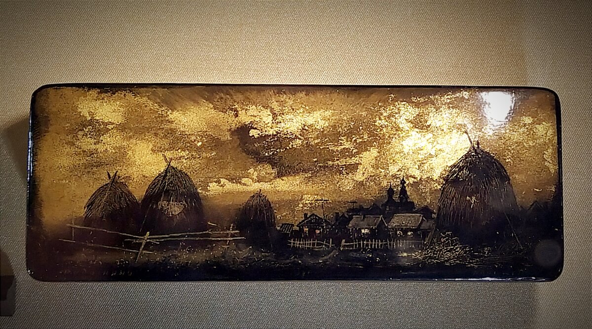 Шкатулка "Стога", Г.И. Ларишев, Федоскино, 1981г.(папье-маше, лак, масло, сусальное золото, миниатюрная живопись). Фото сделано мной.