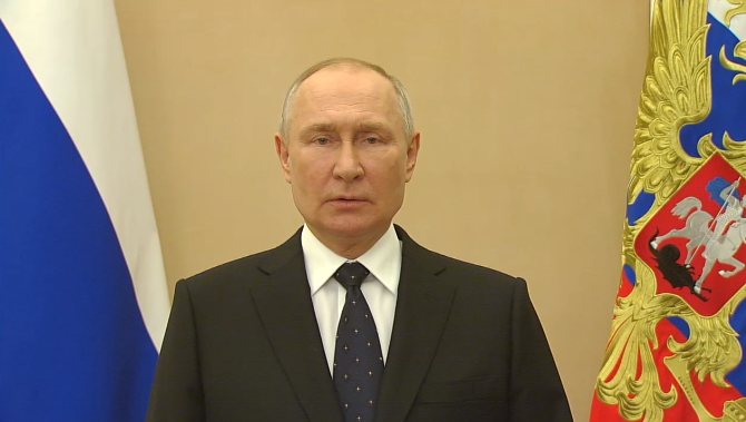    Владимир Путин поздравил россиян с 23 февраля