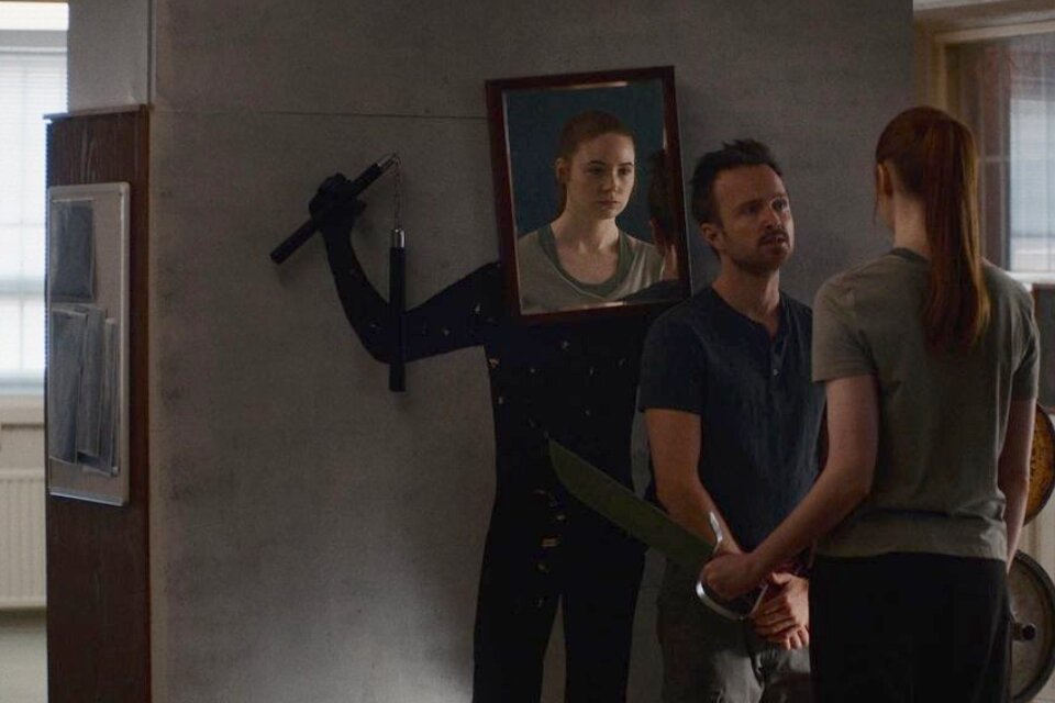 Кадр из фильма «Двойник». Фото: instagram.com/rileystearns