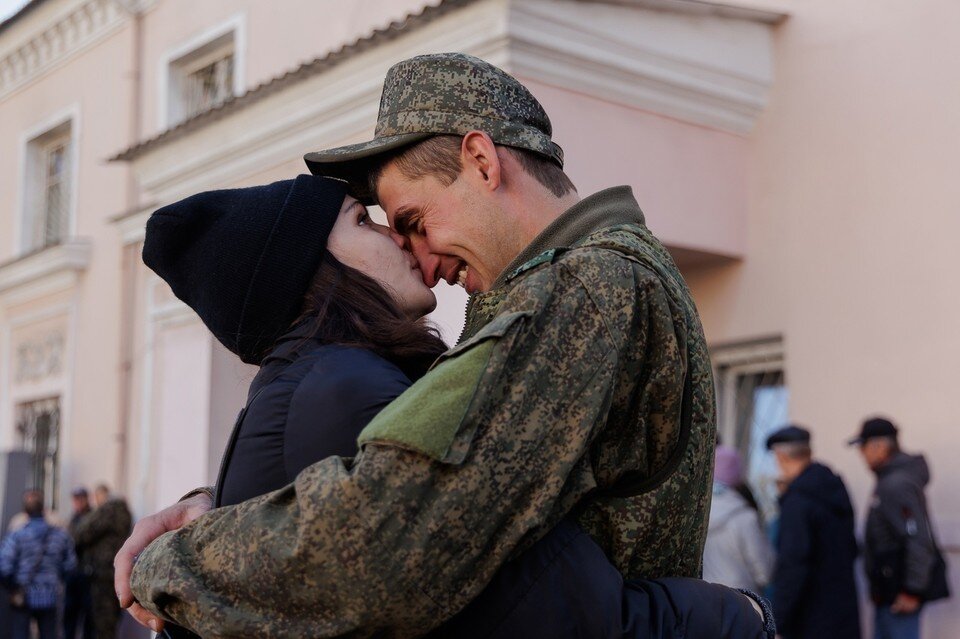     Когда рискуют жизнями, желание быть нужными становится еще сильнее. Валерий ЗВОНАРЕВ