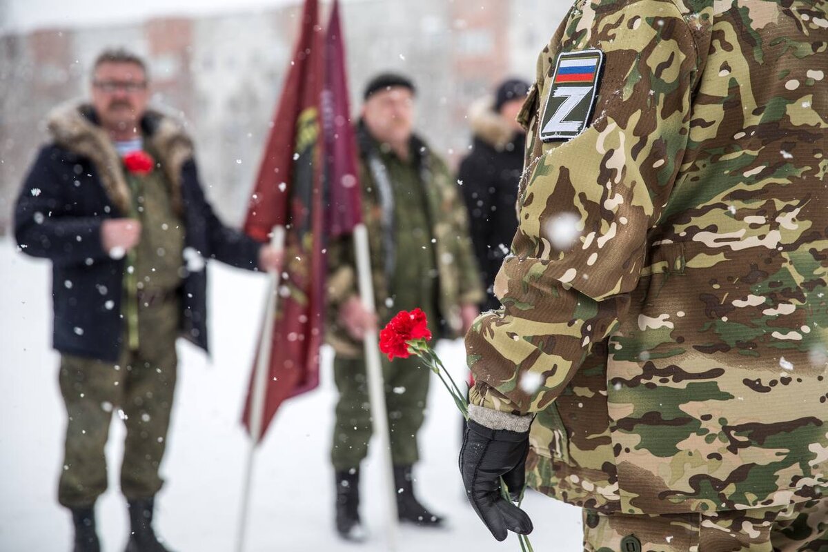    В Сургуте почтили память погибших в ходе спецоперации