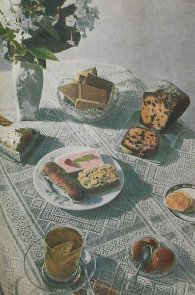 "Книга о вкусной и здоровой пище", Москва, Ленинград. Пищепромиздат, 1939г. 