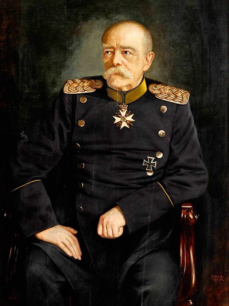 Знаменитый Отто фон Бисмарк поглядывает на карту Германии, думая, кого бы еще присоединить.