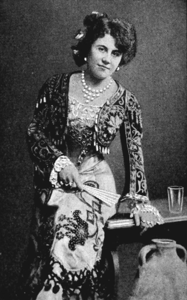 Эмма Дестинова в образе Кармен