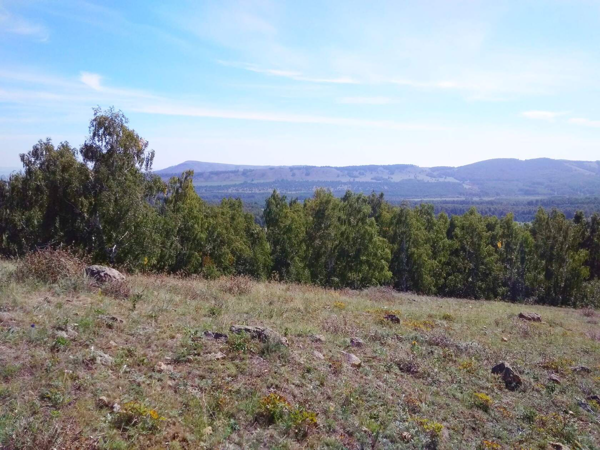 Вид на Леоновские горы