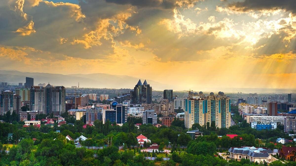    Алматы: Максим Золотухин