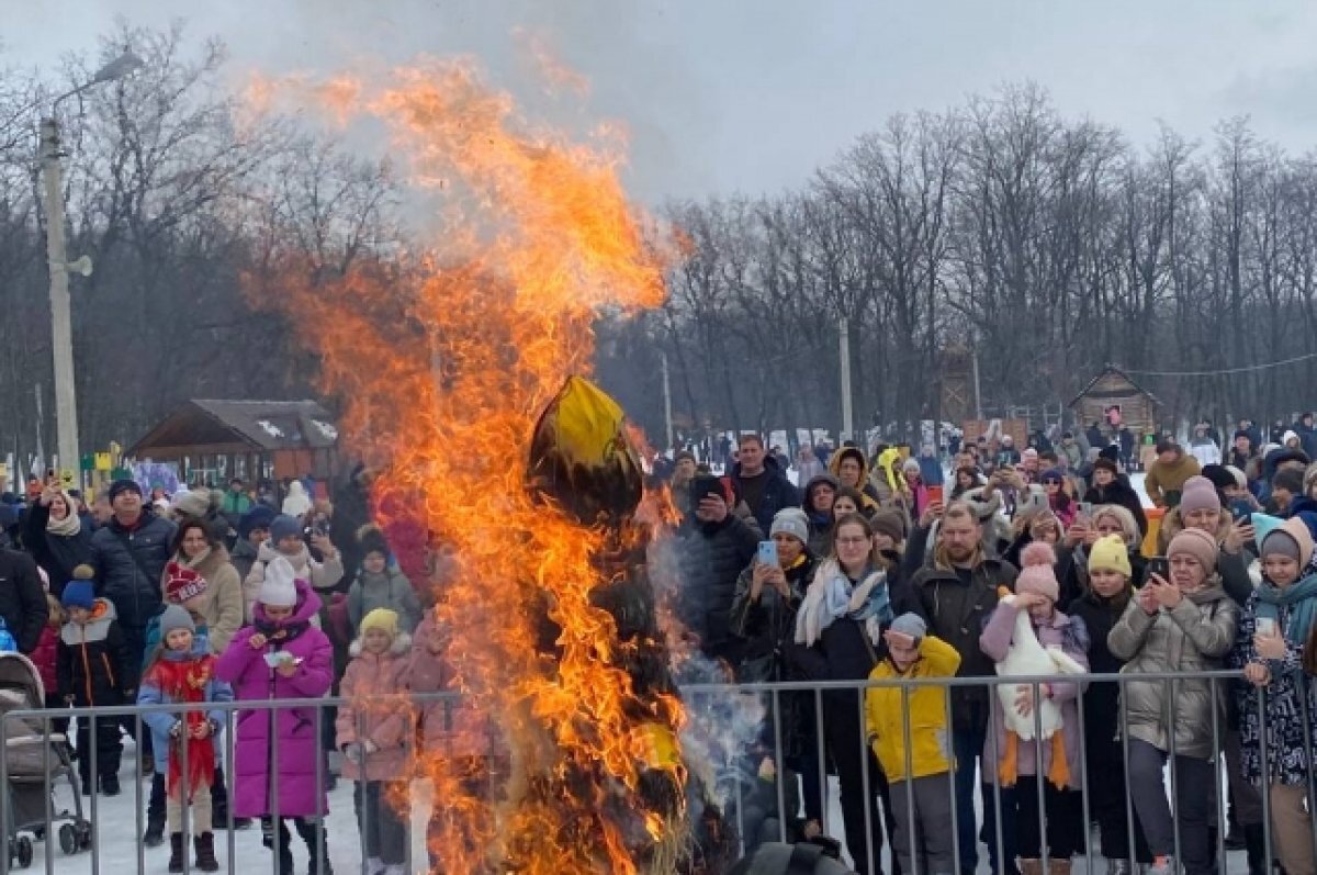 масленица в латвии. масленица в нововоронеже нововоронеж 2022. масленица в парке дубки химки 2023 фото с самоварами. масленица в воронежской области. воронеж масленичные гуляния.