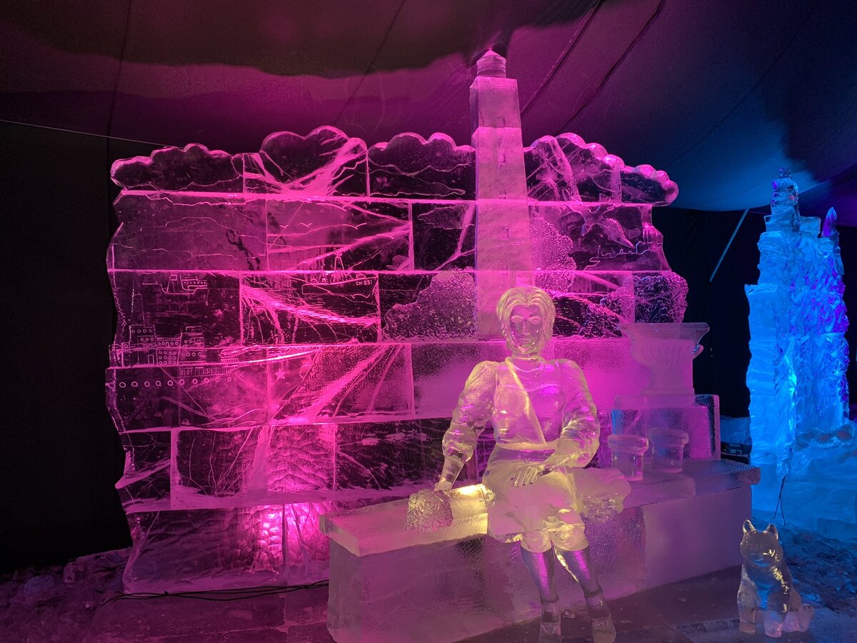 Экспозиция ледовых скульптур. Ледяная скульптура бар. Фестиваль ледовых скульптур в Петропавловской крепости 2024. Ледяные скульптуры в Санкт-Петербурге 2023. Ледяные фигуры спб 2024 петропавловская