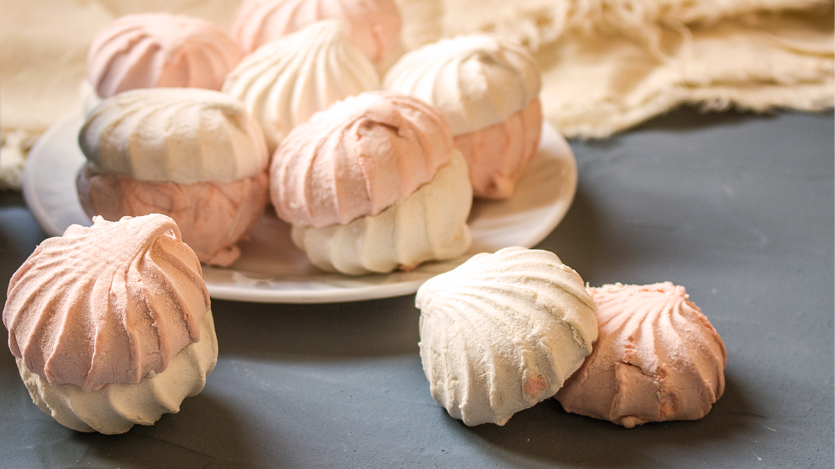 Розово-белый зефир фото.