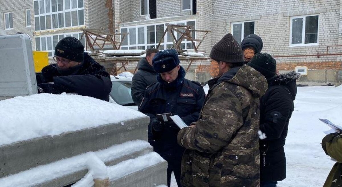 Мигрант 21. Полиция. Полицейский. Фото полицейского. Общественный порядок.