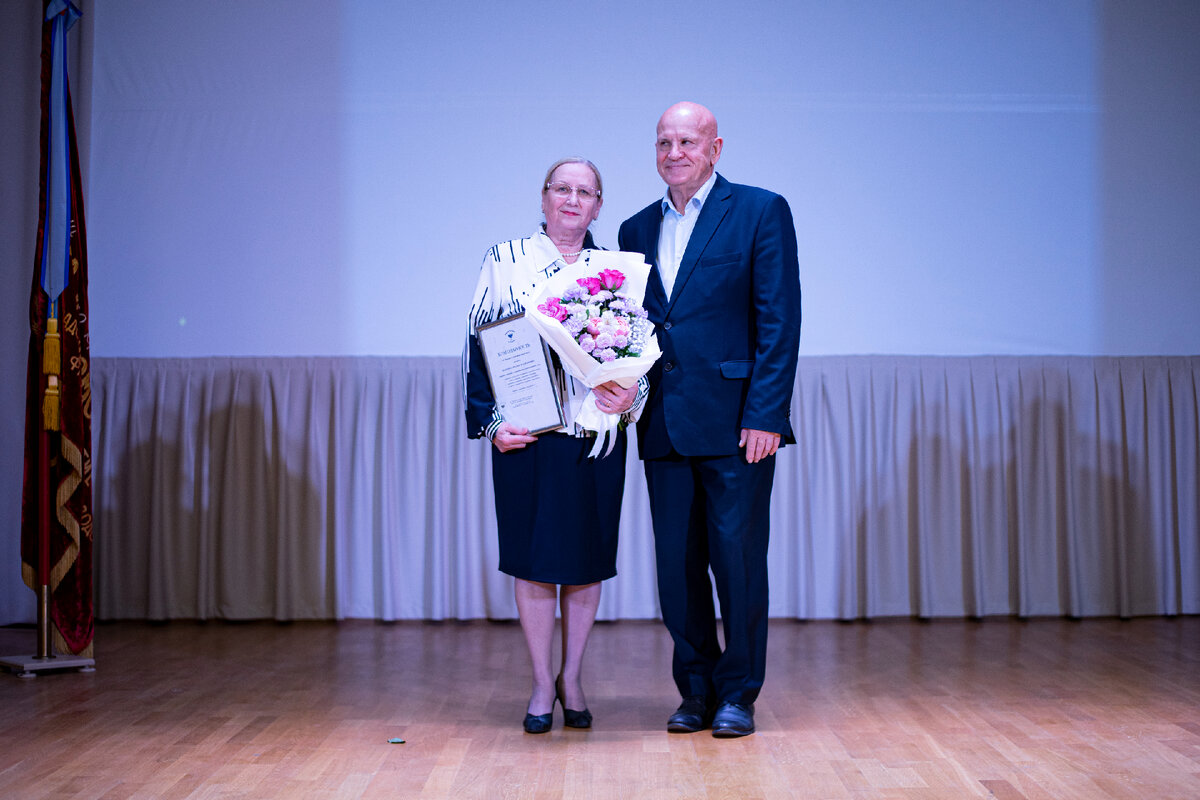 Торжественное награждение "золотого" юбиляра