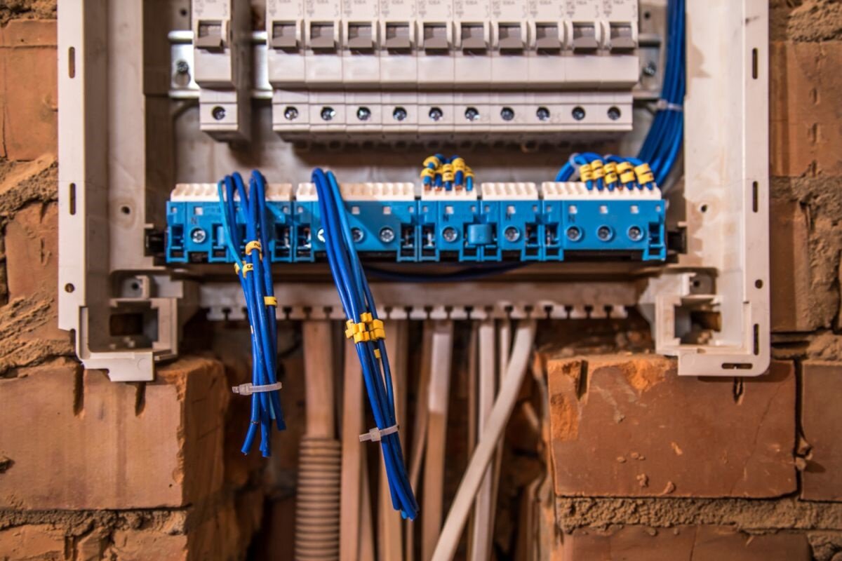 تسريب الكهرباء وقصر الدائرة