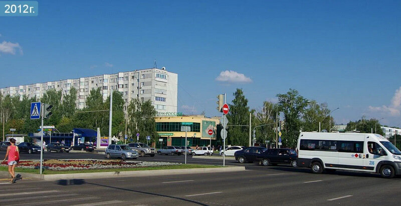 Один из оживлённых перекрёстков в г. Набережные Челны. Фото 2012 года
