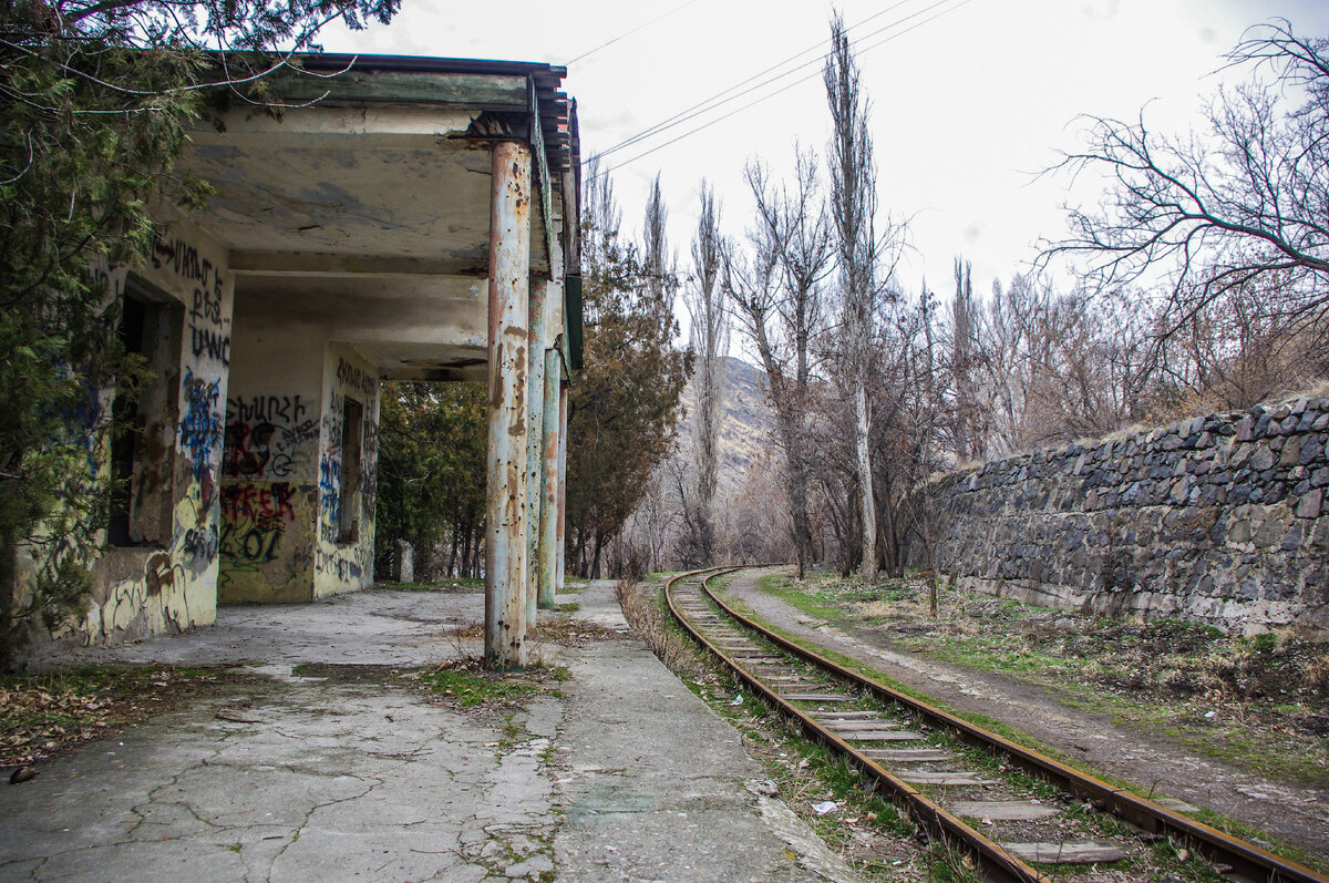Заброшенная станция.Фото автора