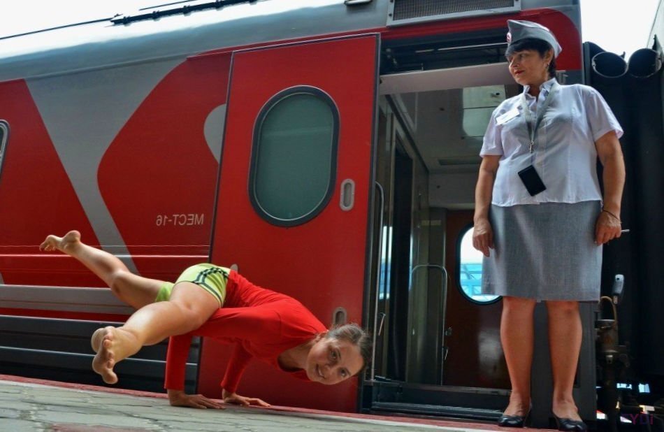 Проводница кот уголовное дело. Подростки которые покончили с собой. Проводница кот уголовное дело. Проводницы в поездах фото. Проводница кот уголовное дело.