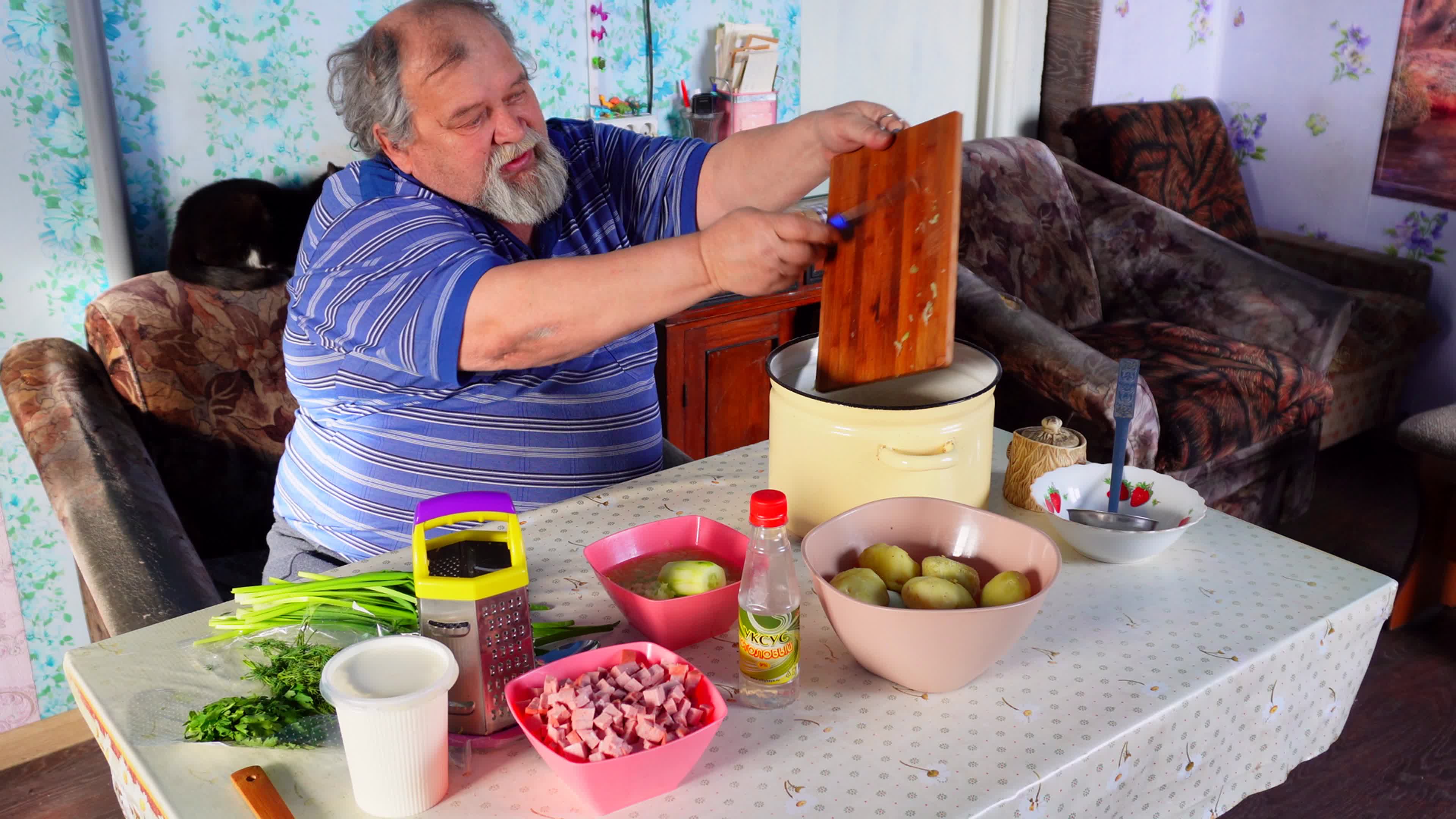 Секрет вкусной окрошки которую готовлю уже 60 лет ПОДВАЛ ИЛЬИЧА добрый  семейный канал о людях из села КУЛИНАРИЯ И РЕЦЕПТЫ | ПОДВАЛ ИЛЬИЧА | Дзен