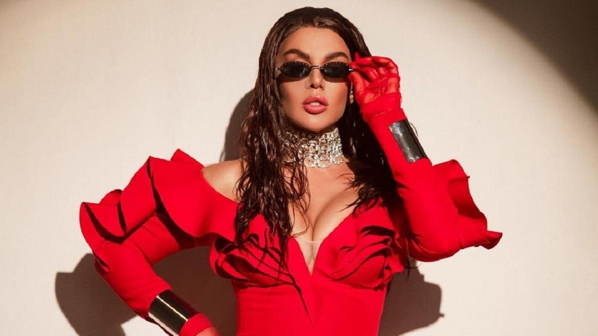    Анна Седокова:instagram.com/annasedokova