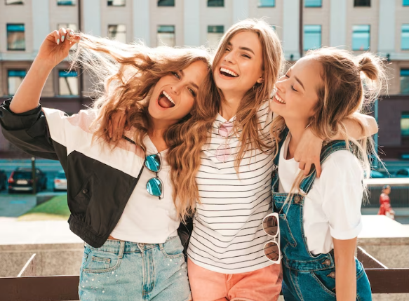Сила женской дружбы: почему женщинам нужны крепкие связи с другими женщинами?